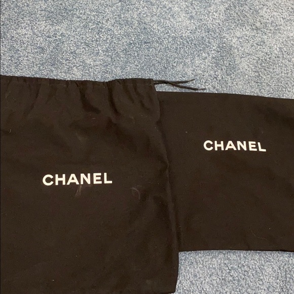 CHANEL SHORT LEATHER BOOTS - Picture 6 of 7